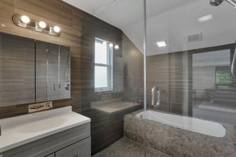 Casa en alquiler en Fort Myers, Florida, 4 dormitorios, 264.49 m2 № 1916483 - foto 11