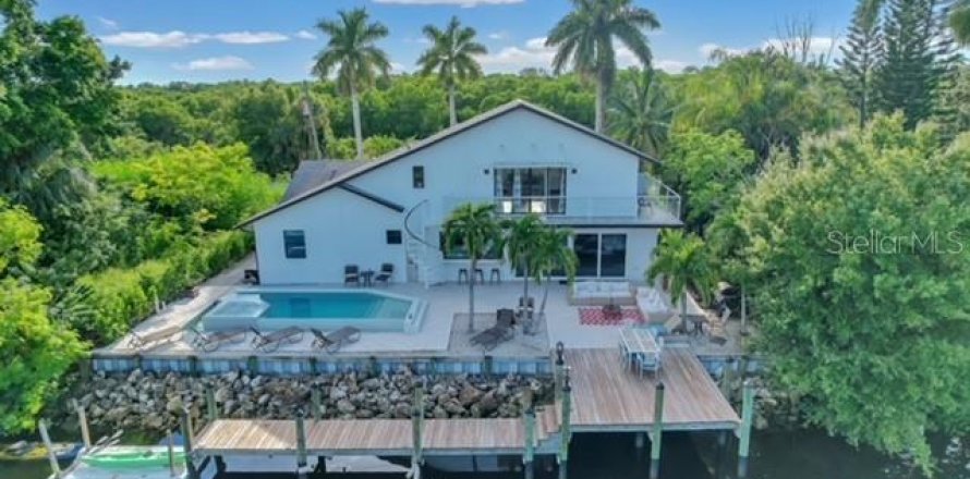 Casa en Fort Myers, Florida 4 dormitorios, 264.49 m2 № 1916483