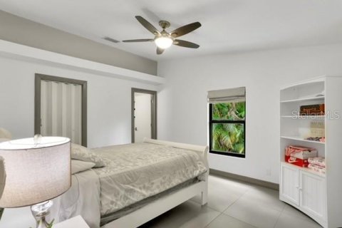 Casa en alquiler en Fort Myers, Florida, 4 dormitorios, 264.49 m2 № 1916483 - foto 14