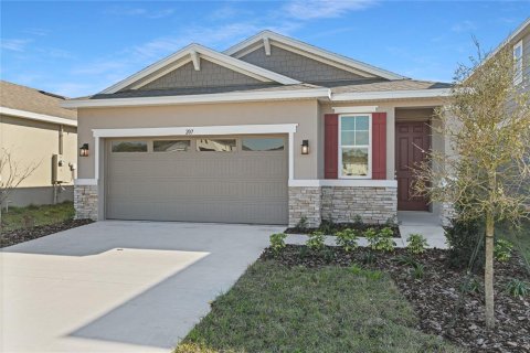 House in Umatilla, Florida 3 bedrooms, 158.58 sq.m. № 2142979