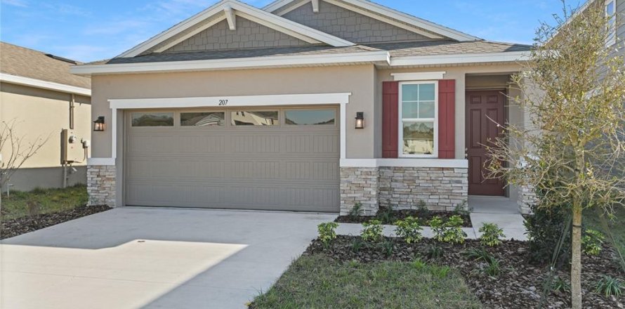 House in Umatilla, Florida 3 bedrooms, 158.58 sq.m. № 2142979