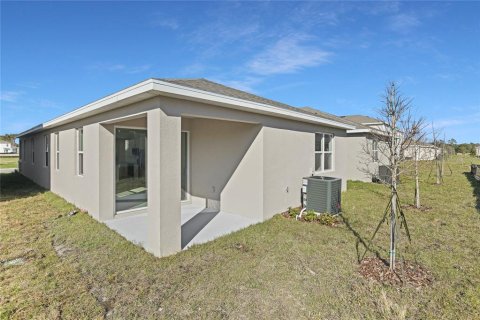 House in Umatilla, Florida 3 bedrooms, 158.58 sq.m. № 2142979 - photo 15