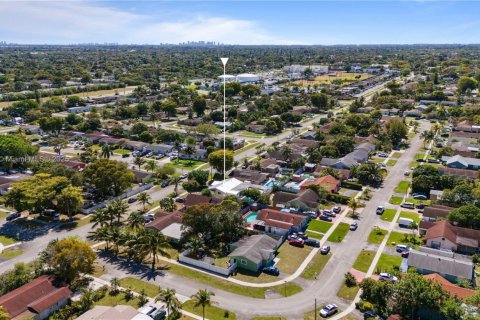 Casa en venta en North Lauderdale, Florida, 3 dormitorios, 125.42 m2 № 1923071 - foto 7