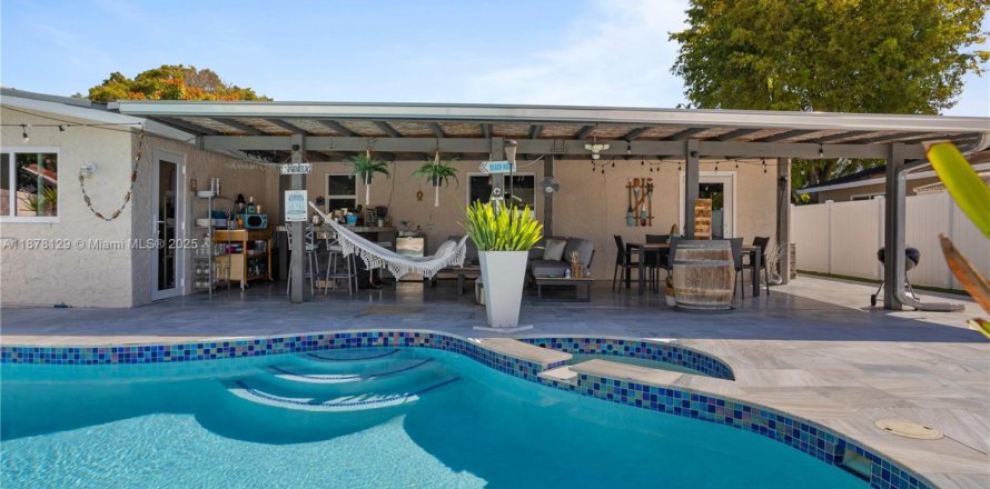 Casa en North Lauderdale, Florida 3 dormitorios, 125.42 m2 № 1923071