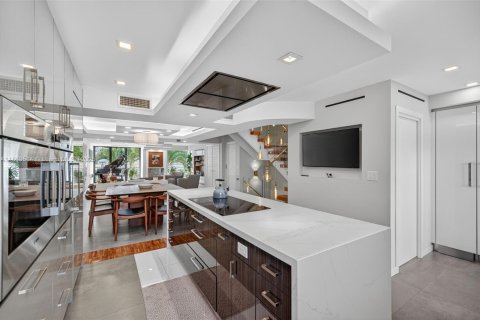 Copropriété à vendre à Hillsboro Beach, Floride: 3 chambres, 264.21 m2 № 1979112 - photo 13