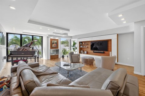 Copropriété à vendre à Hillsboro Beach, Floride: 3 chambres, 264.21 m2 № 1979112 - photo 19