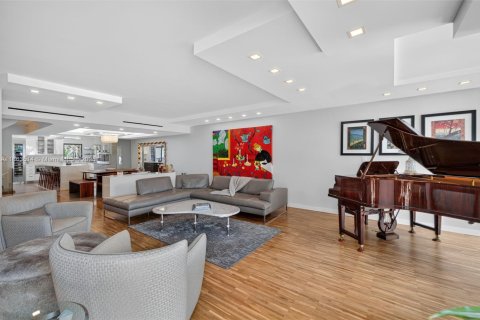 Copropriété à vendre à Hillsboro Beach, Floride: 3 chambres, 264.21 m2 № 1979112 - photo 17