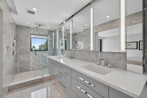 Copropriété à vendre à Hillsboro Beach, Floride: 3 chambres, 264.21 m2 № 1979112 - photo 28