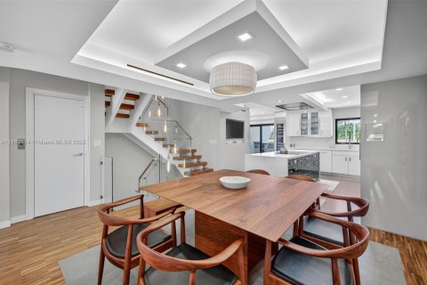 Copropriété à vendre à Hillsboro Beach, Floride: 3 chambres, 264.21 m2 № 1979112 - photo 9