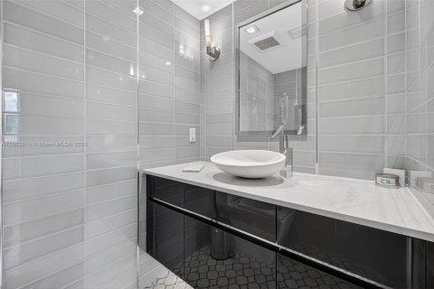 Copropriété à vendre à Hillsboro Beach, Floride: 3 chambres, 264.21 m2 № 1979112 - photo 21