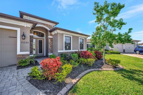 Villa ou maison à vendre à Sarasota, Floride: 3 chambres, 224.92 m2 № 2413740 - photo 4