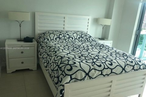 Condo in Miami, Florida, 1 bedroom  № 2168421 - photo 7