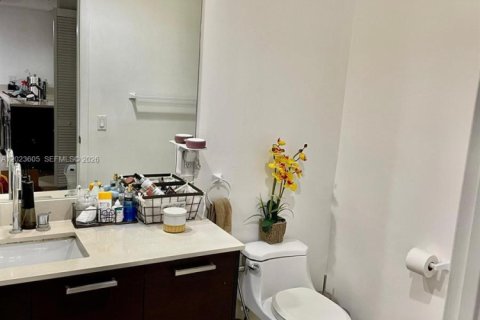 Condo in Miami, Florida, 1 bedroom  № 2168421 - photo 4