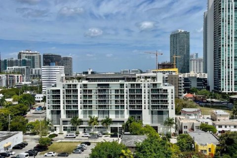 Condo in Miami, Florida, 1 bedroom  № 2168421 - photo 11