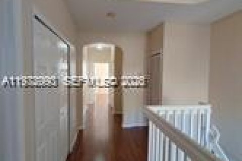 Снять в аренду таунхаус в Майами, Флорида 3 спальни, 164.99м2, № 2044630 - фото 18