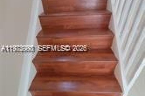 Снять в аренду таунхаус в Майами, Флорида 3 спальни, 164.99м2, № 2044630 - фото 14