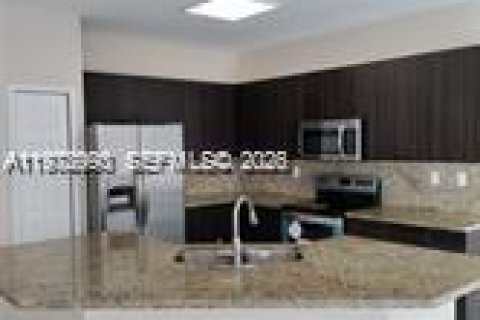 Таунхаус в Майами, Флорида 3 спальни, 164.99м2 № 2044630