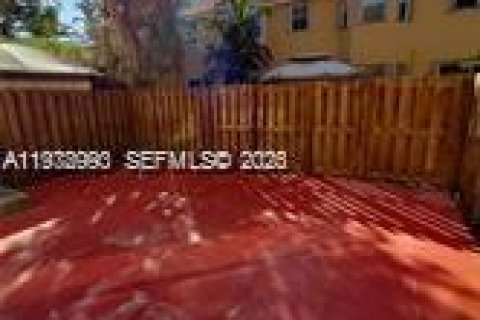 Снять в аренду таунхаус в Майами, Флорида 3 спальни, 164.99м2, № 2044630 - фото 11
