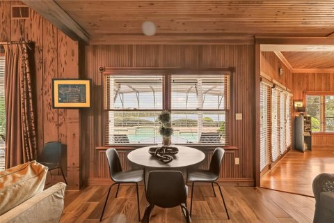 Купить виллу или дом в Юстис, Флорида 13 комнат, 303.88м2, № 2211334 - фото 14