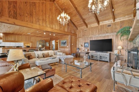 Купить виллу или дом в Юстис, Флорида 13 комнат, 303.88м2, № 2211334 - фото 12