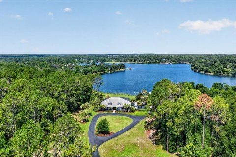 House in Eustis, Florida 4 bedrooms, 303.88 sq.m. № 2211334