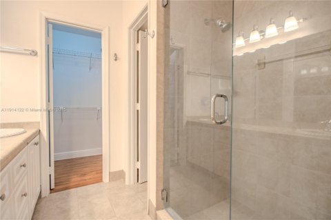 Купить таунхаус в Маргит, Флорида 2 спальни, 117.61м2, № 2082414 - фото 18
