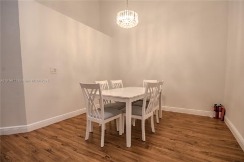 Купить таунхаус в Маргит, Флорида 2 спальни, 117.61м2, № 2082414 - фото 4