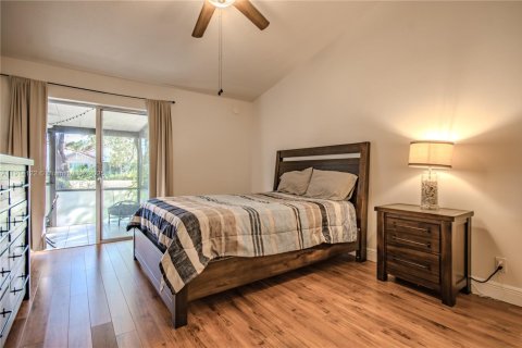 Купить таунхаус в Маргит, Флорида 2 спальни, 117.61м2, № 2082414 - фото 14
