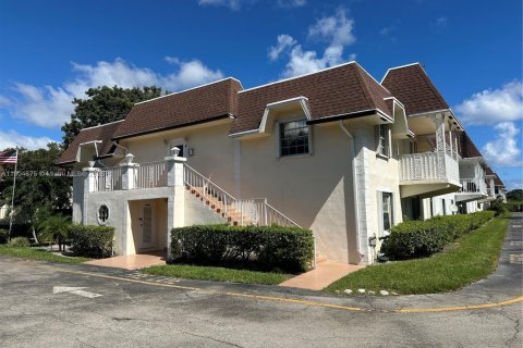 Condominio en venta en Deerfield Beach, Florida, 2 dormitorios, 86.96 m2 № 1963547 - foto 1