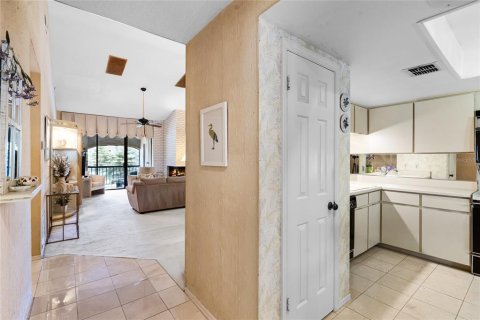 Condo in Altamonte Springs, Florida, 2 bedrooms  № 1734767 - photo 19