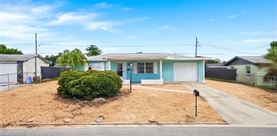 Villa ou maison à Holiday, Floride 3 chambres, 91.04 m2 № 2308891