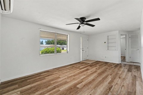 Villa ou maison à vendre à Holiday, Floride: 3 chambres, 91.04 m2 № 2308891 - photo 4