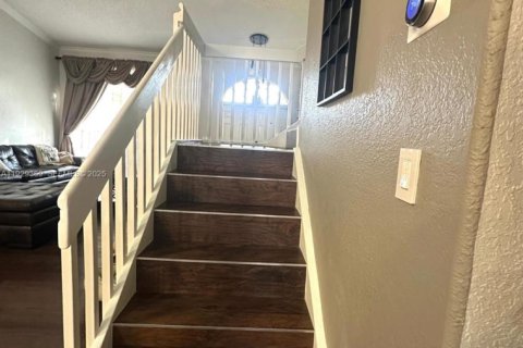 Villa ou maison à vendre à Pembroke Pines, Floride: 4 chambres, 191.56 m2 № 1989365 - photo 5