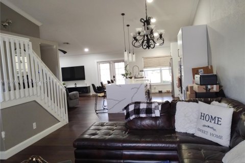 Villa ou maison à vendre à Pembroke Pines, Floride: 4 chambres, 191.56 m2 № 1989365 - photo 10