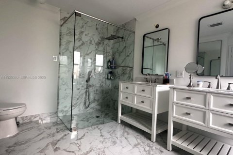 Villa ou maison à vendre à Pembroke Pines, Floride: 4 chambres, 191.56 m2 № 1989365 - photo 19