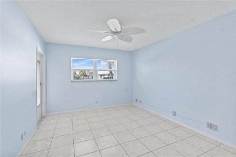 Condominio en venta en Pompano Beach, Florida, 2 dormitorios, 92.16 m2 № 2081865 - foto 27