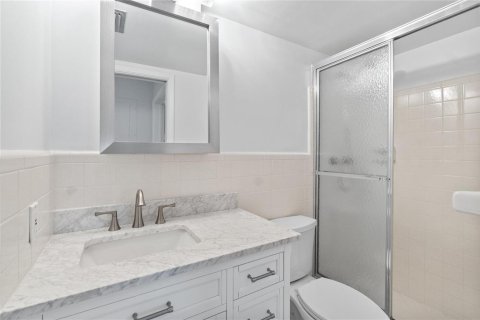 Condominio en venta en Pompano Beach, Florida, 2 dormitorios, 92.16 m2 № 2081865 - foto 23