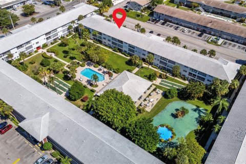 Condominio en venta en Pompano Beach, Florida, 2 dormitorios, 92.16 m2 № 2081865 - foto 2