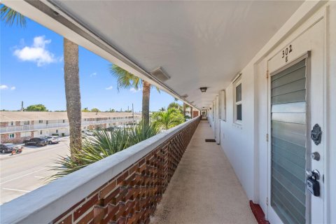 Condominio en venta en Pompano Beach, Florida, 2 dormitorios, 92.16 m2 № 2081865 - foto 7