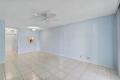 Condominio en venta en Pompano Beach, Florida, 2 dormitorios, 92.16 m2 № 2081865 - foto 17