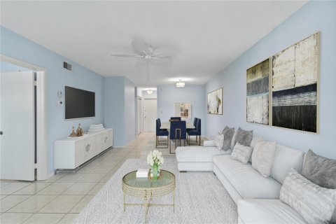 Condominio en venta en Pompano Beach, Florida, 2 dormitorios, 92.16 m2 № 2081865 - foto 1