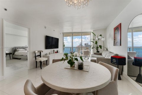 Condominio en venta en Miami, Florida, 1 dormitorio, 96.15 m2 № 2176295 - foto 11
