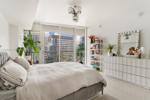 Condominio en venta en Miami, Florida, 1 dormitorio, 96.15 m2 № 2176295 - foto 13