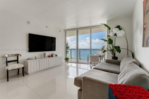 Condominio en Miami, Florida, 1 dormitorio  № 2176295