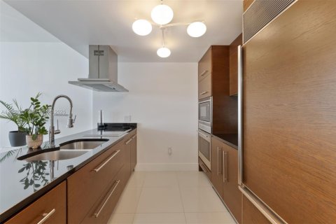 Condominio en venta en Miami, Florida, 1 dormitorio, 96.15 m2 № 2176295 - foto 4