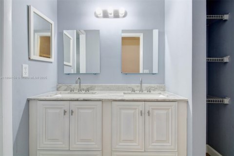 Купить кондоминиум в Хомстед, Флорида 2 спальни, 89.19м2, № 1896393 - фото 13