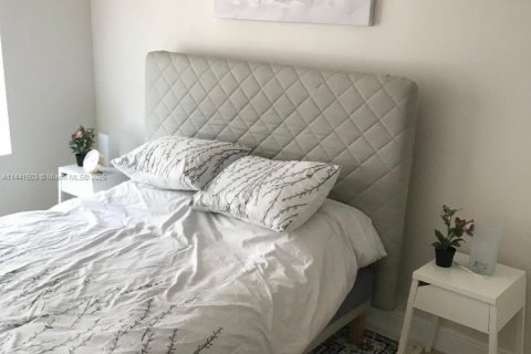 Propiedad comercial en venta en Miami, Florida, 1191.47 m2 № 1967350 - foto 27