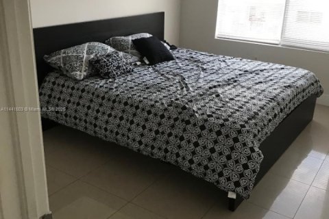 Propiedad comercial en venta en Miami, Florida, 1191.47 m2 № 1967350 - foto 20