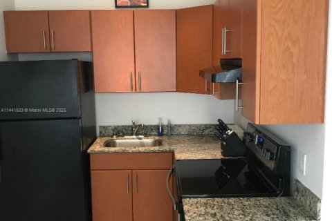 Propiedad comercial en venta en Miami, Florida, 1191.47 m2 № 1967350 - foto 25