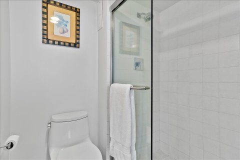 Купить кондоминиум в Хайленд-Бич, Флорида 5 комнат, 102.19м2, № 2085618 - фото 20